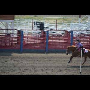 Meet your Posher, Jade